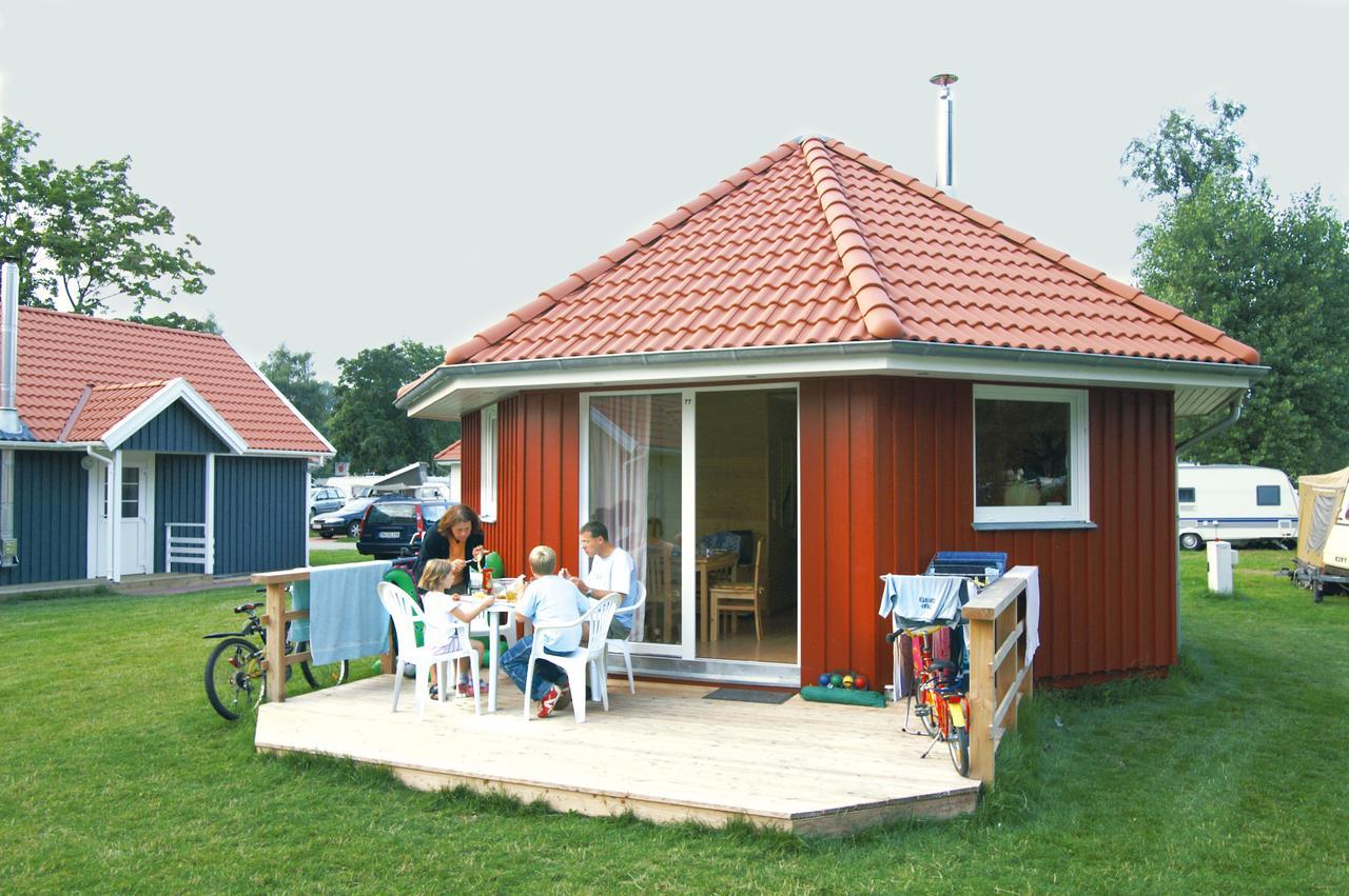 Regenbogen Ferienanlage Ferienhaus Tipi #69253 Boltenhagen  Exterior foto